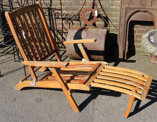 Teak steamer chair